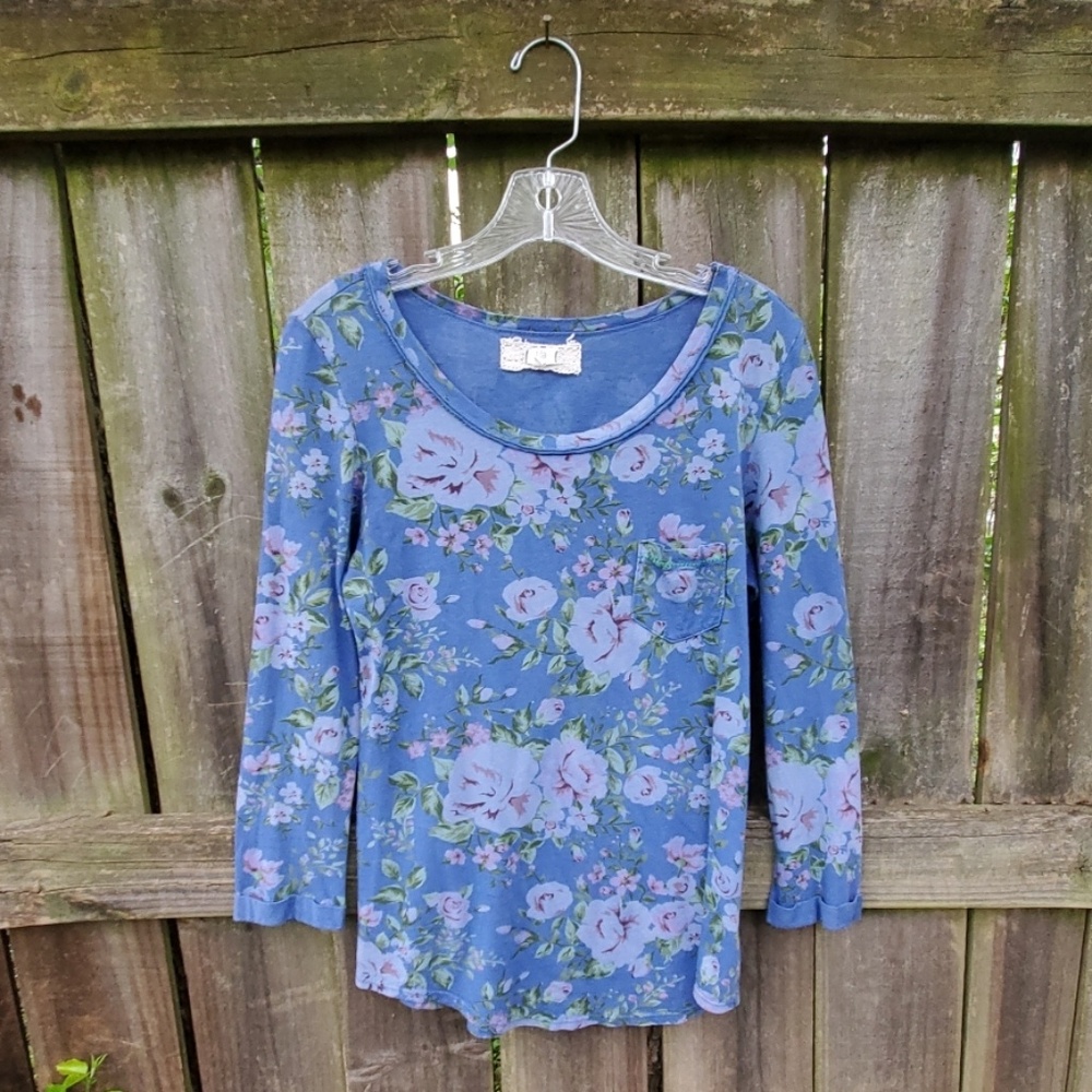 T.La casual, cute top